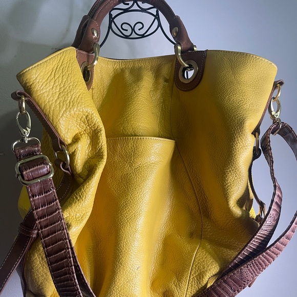 “Fenn Wright Manson” large hobo bag in rare yellow - Picture 2 of 4